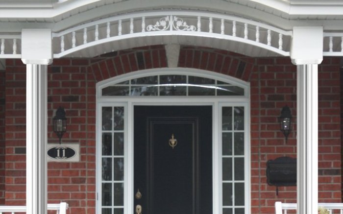 Colonial porch column