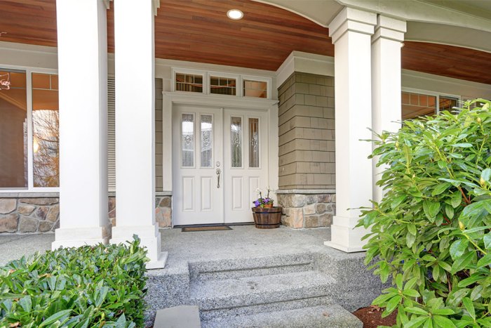 Colonial columns for porches